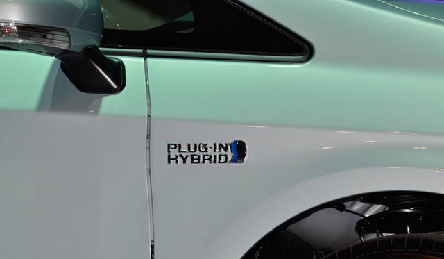 <strong>TOYOTA PRIUS PHV｜トヨタ プリウスPHV</strong>