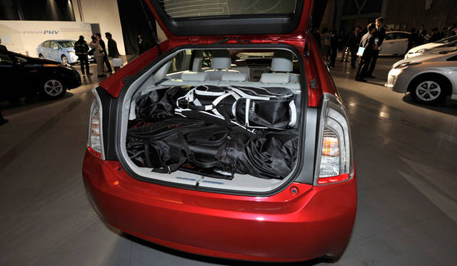 <strong>TOYOTA PRIUS PHV｜トヨタ プリウスPHV</strong>