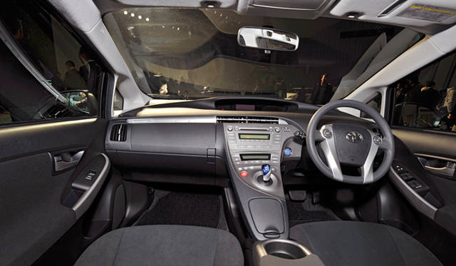 <strong>TOYOTA PRIUS PHV｜トヨタ プリウスPHV</strong>