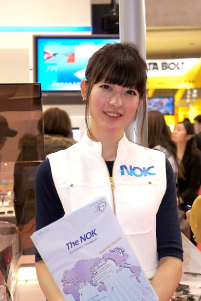 　桃井理江さん 　必殺技｜ボーリング　Photo by OPENERS