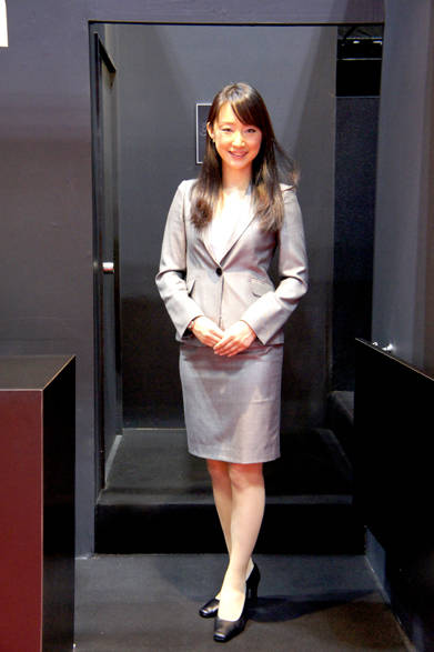 　高級カーオーディオメーカーらしい上品なスーツ。好きですよこういうの！　Photo by OPENERS