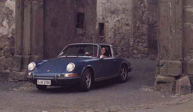 <strong>Porsche 911 Story─初代901型</strong>　1967年、フランクフルトモーターショーで登場したタルガモデル。