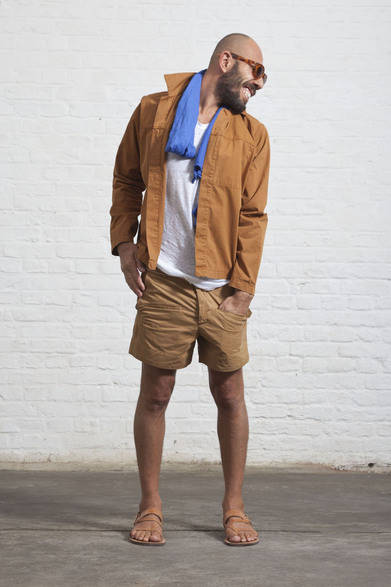 <strong>HOMECORE｜ホームコア</strong>　2012春夏コレクション　EVERYDAY JACKETを着用