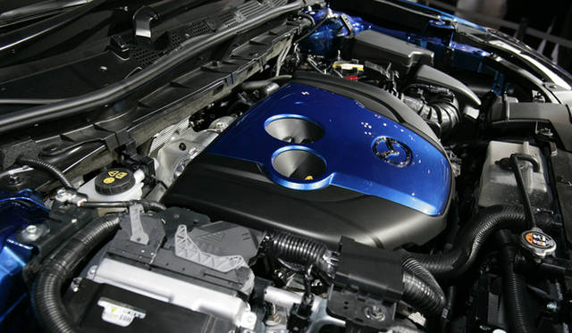 <strong>東京モーターショー2011に未来はあったか？ (前篇)</strong>　マツダ C-X5