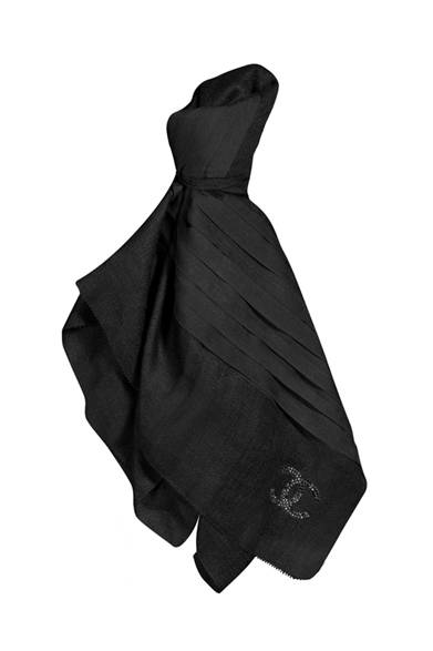 <strong>CHANEL│シャネル</strong>　12月25日 クリスマス　©CHANEL<br />カシミアスカーフ[60x200cm]　12万1800円