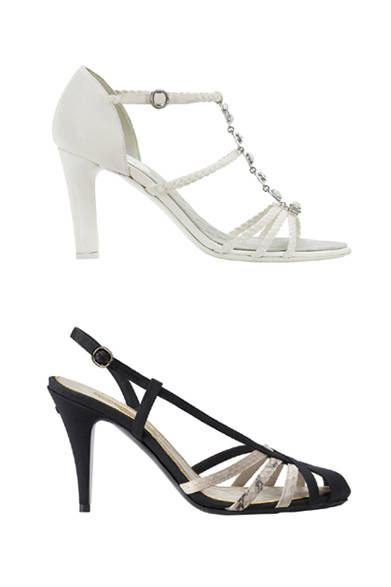 <strong>CHANEL│シャネル</strong>　12月31日 大晦日　©CHANEL<br />上からシューズ[8.5cm]　11万4450円、7万9800円[8.5cm]