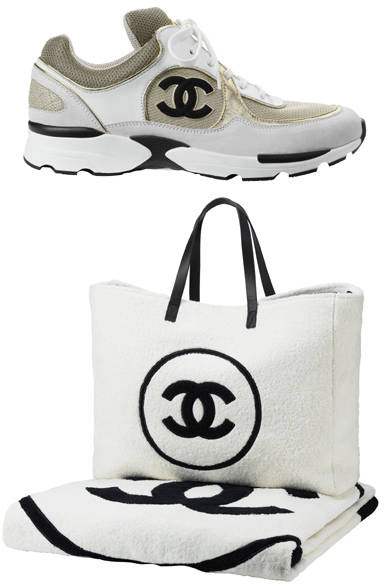 <strong>CHANEL│シャネル</strong>　12月31日 大晦日　©CHANEL<br />上からスニーカー　6万8250円、コットンビーチタオル＆バッグ　14万9100円