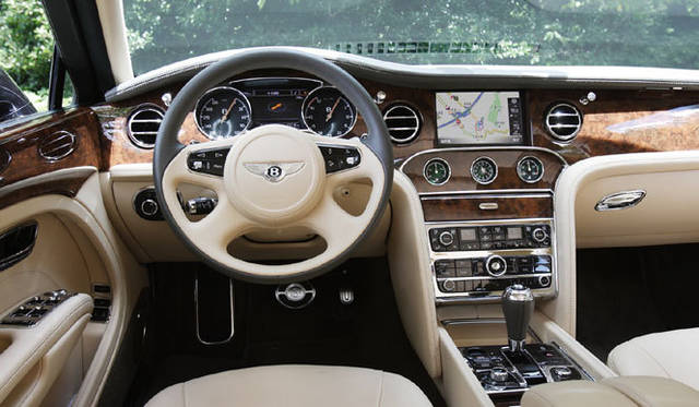 <strong>BENTLEY｜ベントレー　最新サルーン&クーペにOPENERSブロガー清水久美子が試乗！</strong>