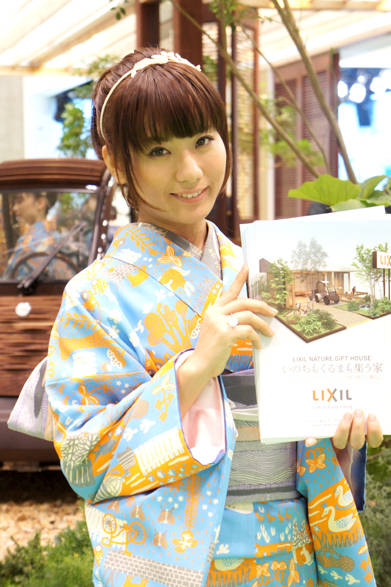  　細矢かなさん 　必殺技｜メレンゲ作り　Photo by OPENERS