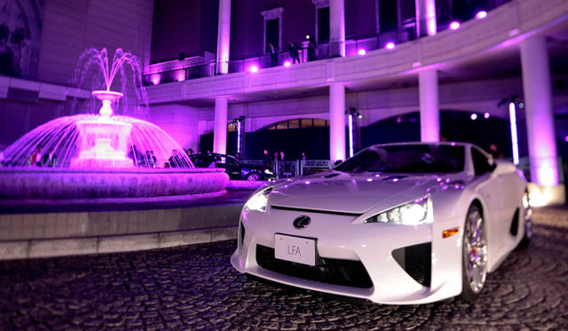 <strong>LEXUS GS｜レクサス GS</strong>　「レクサス スピンドル ナイト」会場より。同乗走行に用いられた、レクサスが誇るスーパースポーツカー LFA