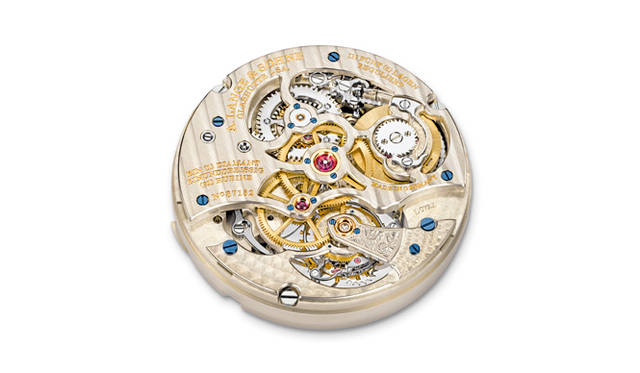 <strong>A.Lange ＆ Söhne｜A.ランゲ＆ゾーネ</strong>　「リヒャルト・ランゲ・トゥールビヨン“プール・ル・メリット”」のムーブメン ト。裏面のシースルーバックから美しい意匠を覗くことができる。