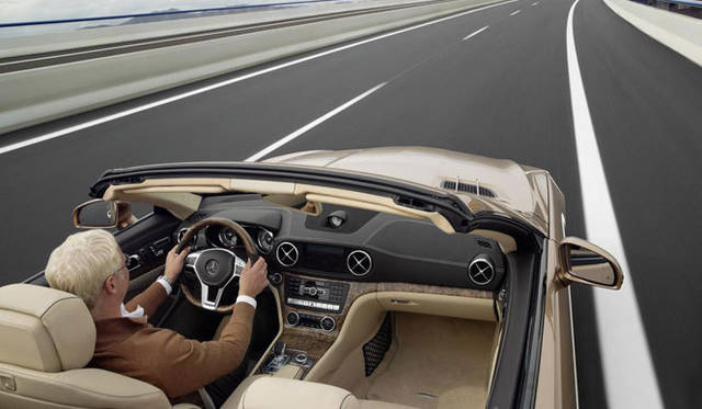 <strong>Mercedes-Benz SL-Class｜メルセデス・ベンツ SLクラス</strong>