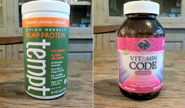 <strong>Munemi meet Anne-Marie Van Dijk </strong>　Anne-Marie’s favorite Supplements and Kitchen favorites　左／「LIVING HERVEST」HEMP PROTEIN、右／「Garden of Life」VITAMIN CODE WOMEN “RAW WHOLE FOOD MULTI”