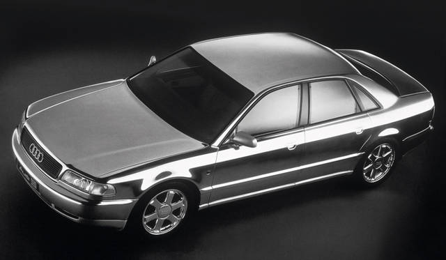 <strong>アウディAG技術開発担当取締役 ミハエル・ディック氏 インタビュー</strong>　アルミニウムを積極的に利用するASF（アウディ・スペース・フレーム）コンセプトのもと作られた、初代 アウディ A8。