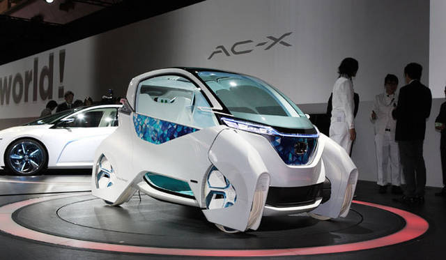 <strong>東京モーターショー2011に未来はあったか？ (後篇)</strong>　ホンダ マイクロ コミューター コンセプト