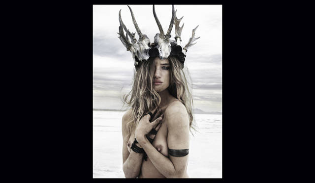 <strong>萩原輝美のファッション・デイズ｜「トーマス ワイルド」デザイナー来日インタビュー</strong>　『Ten Times Rosie』より。