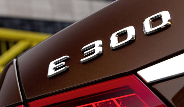 <strong>Mercedes-Benz E300 BlueTEC Hybrid｜メルセデス・ベンツ E300 ブルーテック ハイブリッド</strong>