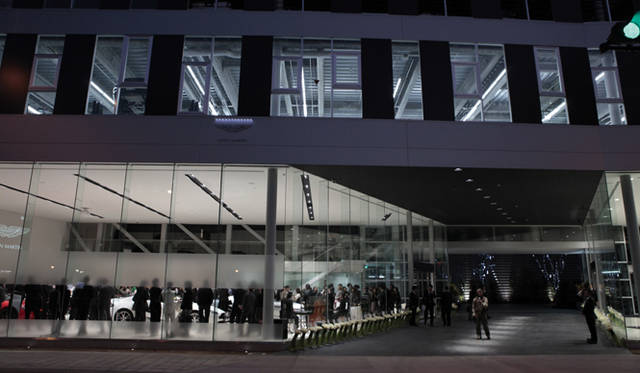 <strong>ASTON MARTIN V12 Zagato｜アストンマーティン V12 ザガート</strong>　『アストンマーティン大阪八光』ショールームのオープニングにあわせ日本上陸