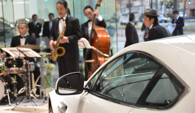 <strong>ASTON MARTIN V12 Zagato｜アストンマーティン V12 ザガート</strong>　『アストンマーティン大阪八光』ショールームのオープニングにあわせ日本上陸