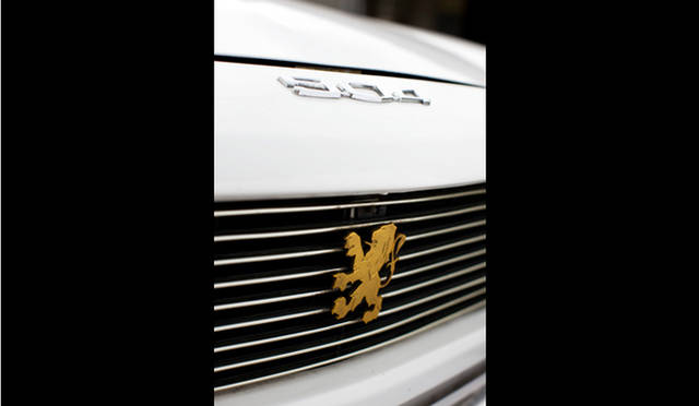 <strong>映画のなかのクルマたち──コメディ篇</strong>　『ナイト・オン・ザ・プラネット』　プジョー 504