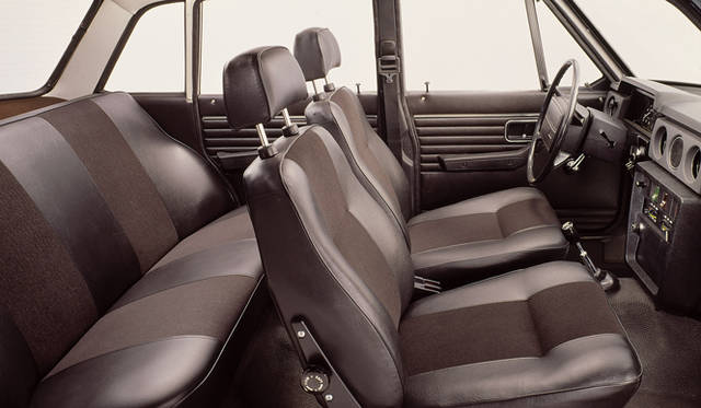 <strong>映画のなかのクルマたち──コメディ篇</strong>　『ナイト・オン・ザ・プラネット』　ボルボ144