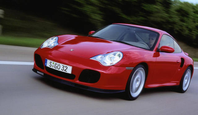 <strong>映画のなかのクルマたち──コメディ篇</strong>　『カーズ』　1997年～2004年にかけて生産されていた、「996」型のポルシェ 911。