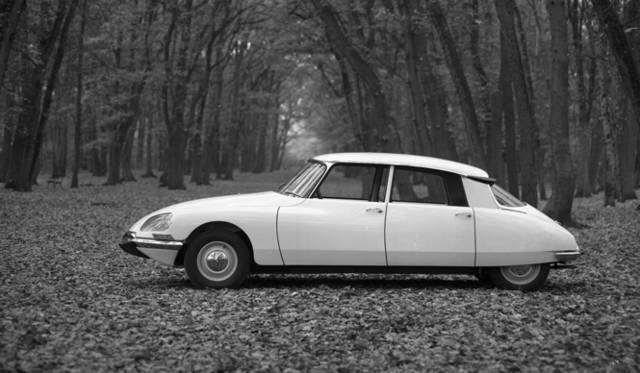 <strong>映画のなかのクルマたち──スリラー篇</strong>　『ジャッカルの日』　シトロエン DS19