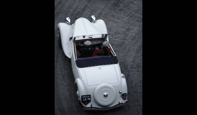 <strong>映画のなかのクルマたち──スリラー篇</strong>　『ディーバ』　シトロエン 11CV