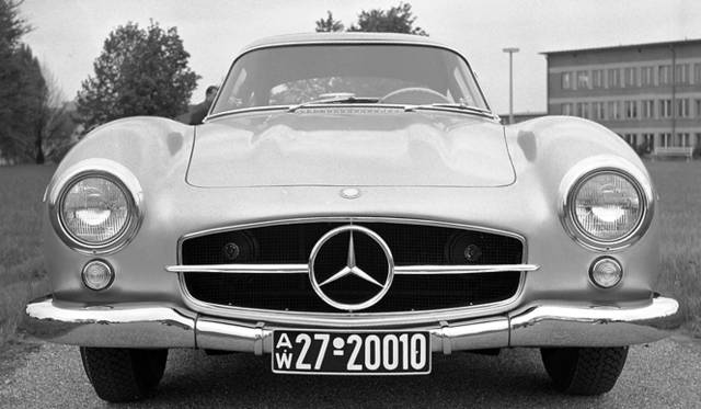 <strong>映画のなかのクルマたち──スリラー篇</strong>　『死刑台のエレベーター』　メルセデス・ベンツ 300SL クーペ