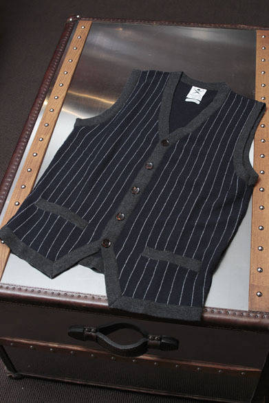 <strong>VULCANIZE LONDON｜ヴァルカナイズ・ロンドン</strong>　ニットベスト2万5200円