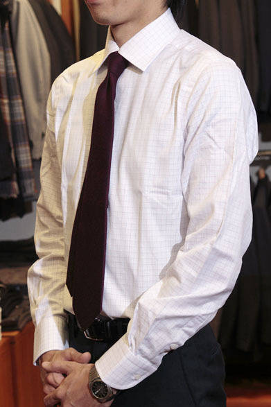 <strong>UNITED ARROWS green label relaxing｜ユナイテッドアローズ グリーンレーベル リラクシング</strong>　シャツ7980円、ネクタイ8925円