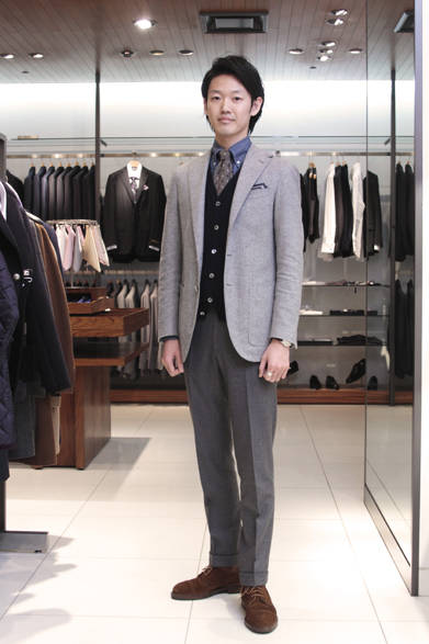 <strong>SHIPS｜シップス</strong>　『シップス有楽町店』柿崎 諒氏 ジャケット7万9800円（Valditaro per SHIPS）、ほかは私物