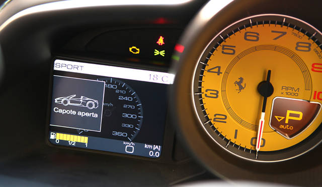 <strong>Ferrari 458 SPIDER│フェラーリ 458 スパイダー</strong>