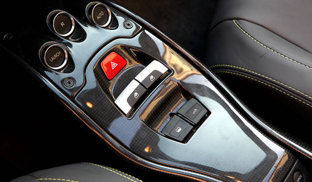 <strong>Ferrari 458 SPIDER│フェラーリ 458 スパイダー</strong>