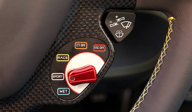 <strong>Ferrari 458 SPIDER│フェラーリ 458 スパイダー</strong>