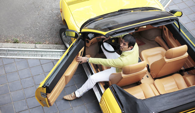 <strong>あなたのクルマ 見せてください　第２回｜木村英智×フェラーリ モンディアルTカブリオレ</strong>　