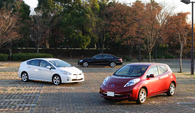 <strong>エコカー揃い踏み、3モデルの選び方を考える</strong>　