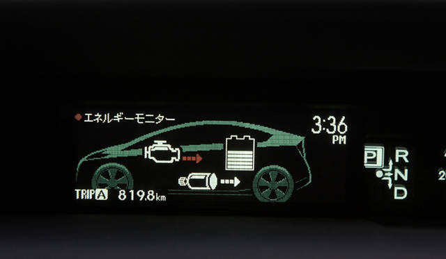 <strong>エコカー揃い踏み、3モデルの選び方を考える</strong>　TOYOTA PRIUS G Touring｜トヨタ・プリウス G ツーリング 