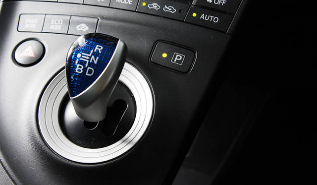 <strong>エコカー揃い踏み、3モデルの選び方を考える</strong>　TOYOTA PRIUS G Touring｜トヨタ・プリウス G ツーリング 