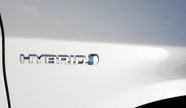 <strong>エコカー揃い踏み、3モデルの選び方を考える</strong>　TOYOTA PRIUS G Touring｜トヨタ・プリウス G ツーリング　 