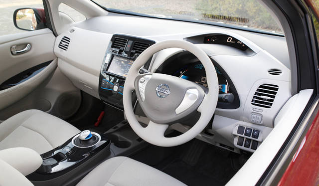 <strong>エコカー揃い踏み、3モデルの選び方を考える</strong>　NISSAN LEAF X｜日産 リーフ X 