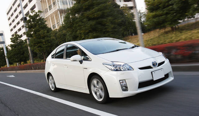 <strong>エコカー揃い踏み、3モデルの選び方を考える</strong>　TOYOTA PRIUS G Touring｜トヨタ・プリウス G ツーリング 