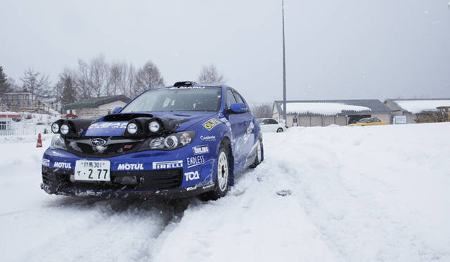 <strong>世界のARAIが雪上走行をレクチャー</strong>　