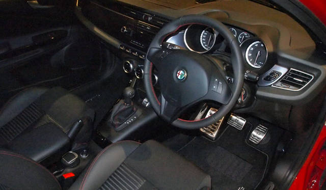 <strong>Alfa Romeo Giulietta Sprint｜アルファ ロメオ ジュリエッタ スプリント</strong>