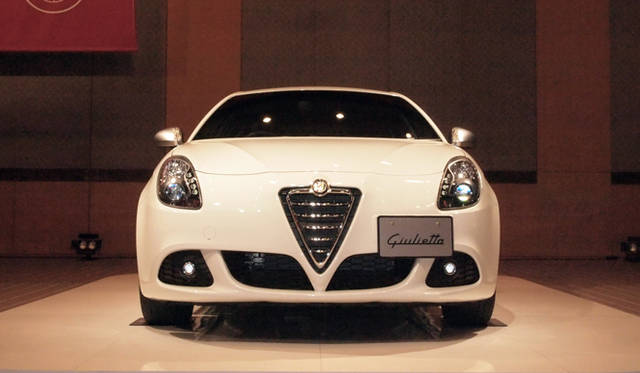 <strong>Alfa Romeo Giulietta Quadrifoglio Verde｜アルファ ロメオ ジュリエッタ クアドリフォリオ ヴェルデ</strong>　