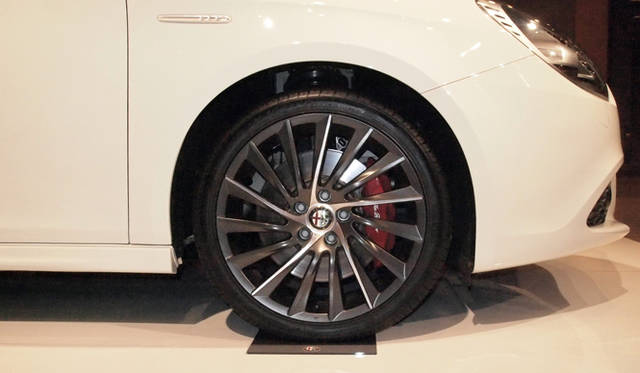 <strong>Alfa Romeo Giulietta Quadrifoglio Verde｜アルファ ロメオ ジュリエッタ クアドリフォリオ ヴェルデ</strong>