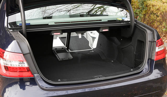 <strong>ジャーマンプレミアム3ブランド 中核モデルの実力を探る！</strong>　Mercedes-Benz E250 Blue Efficiency｜メルセデス・ベンツ E250 ブルーエフィシェンシー