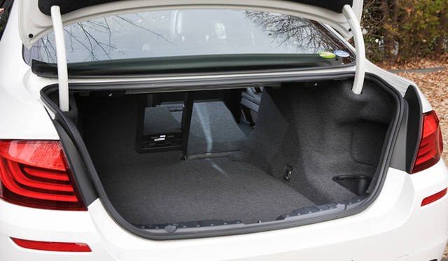 <strong>ジャーマンプレミアム3ブランド 中核モデルの実力を探る！</strong>　BMW 535i Sedan｜ビー・エム・ダブリュー 535i セダン