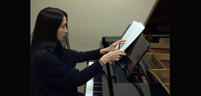 <strong>建築家 北川原温、ライカ M9-Pを愉しむ</strong>　東京芸術大学音楽学部作曲科卒　中島千絵さん「童話をモチーフにした舞踏音楽の作曲中です」