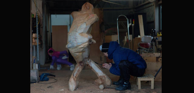 <strong>建築家 北川原温、ライカ M9-Pを愉しむ</strong>　東京芸術大学大学院美術研究科彫刻専攻 修了　bboy彫刻家　小畑多丘さん「ブレイクダンスの人体と衣服の関係でおもしろい空間を作っていきたいです」